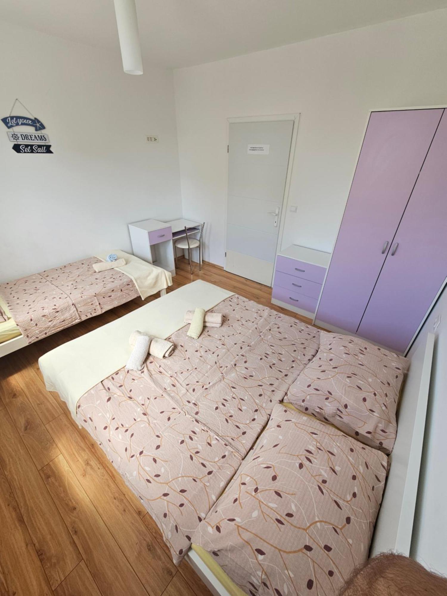 Apartments Lara Drvenik  Εξωτερικό φωτογραφία