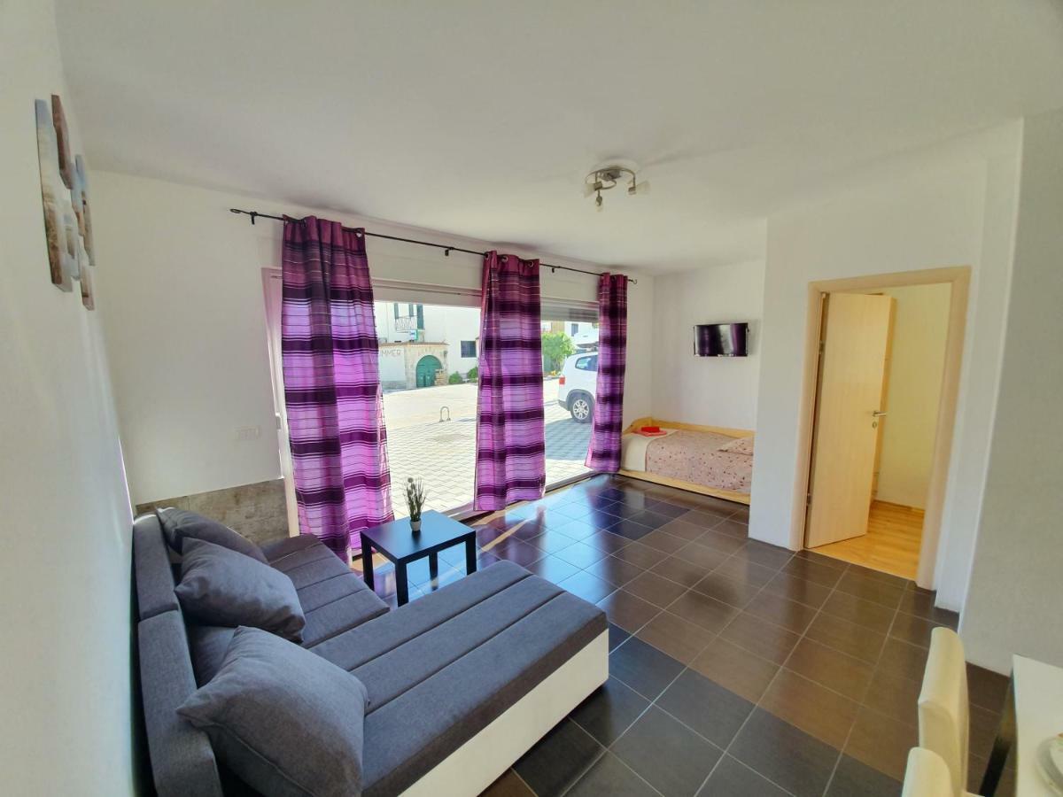 Apartments Lara Drvenik  Εξωτερικό φωτογραφία