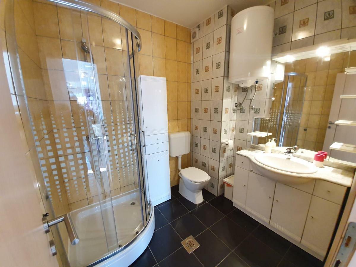 Apartments Lara Drvenik  Εξωτερικό φωτογραφία