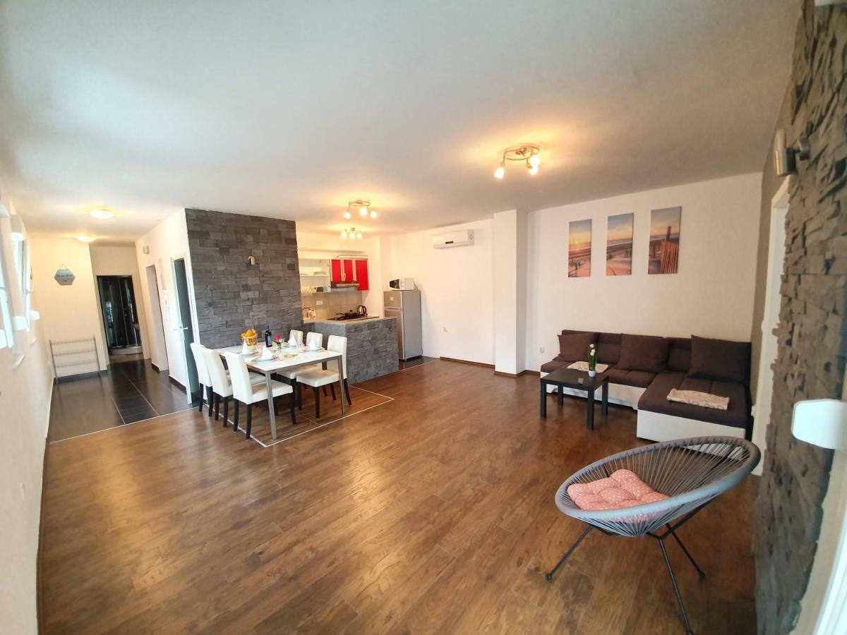 Apartments Lara Drvenik  Εξωτερικό φωτογραφία