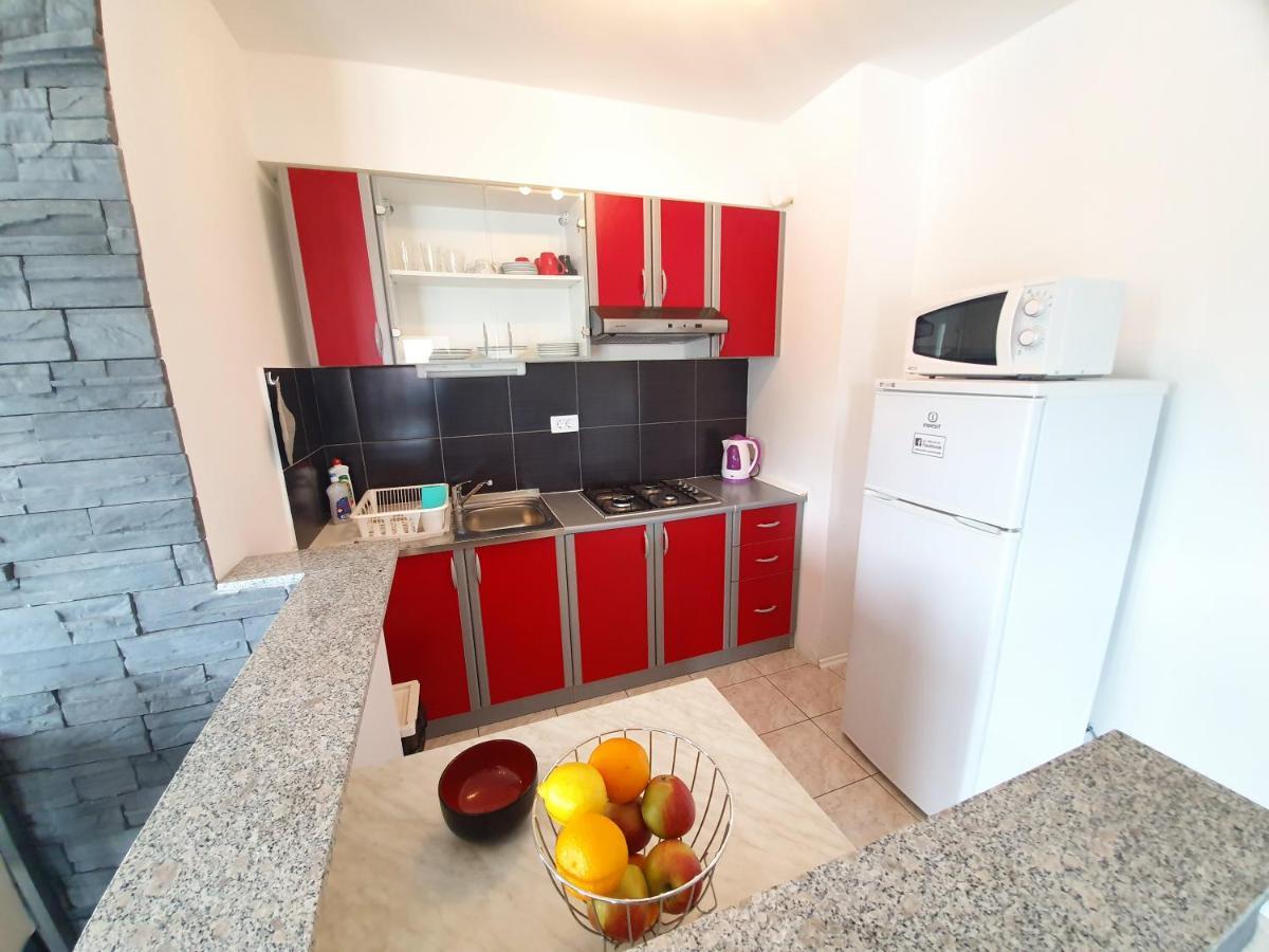 Apartments Lara Drvenik  Εξωτερικό φωτογραφία