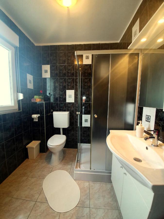 Apartments Lara Drvenik  Εξωτερικό φωτογραφία