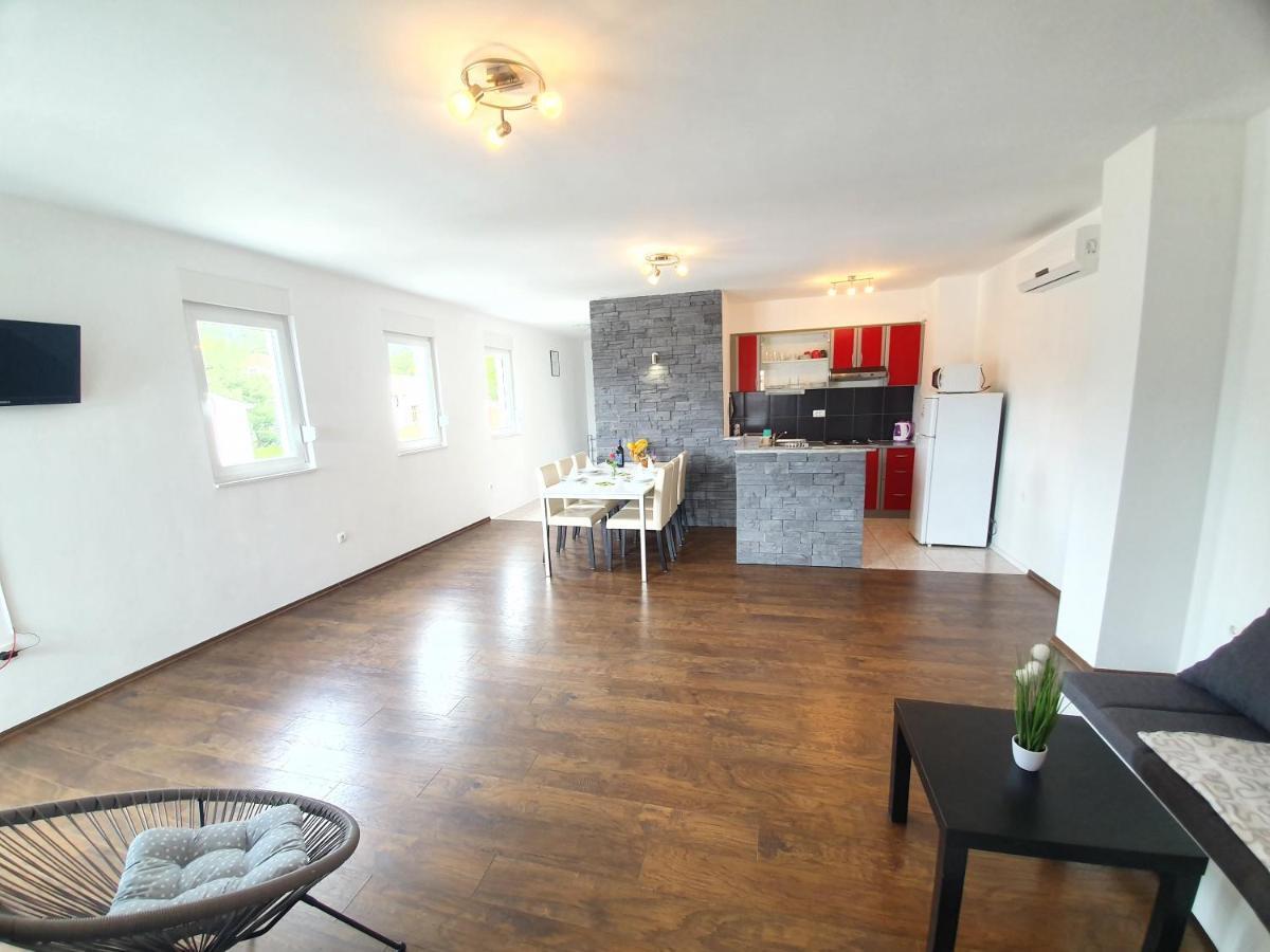 Apartments Lara Drvenik  Εξωτερικό φωτογραφία